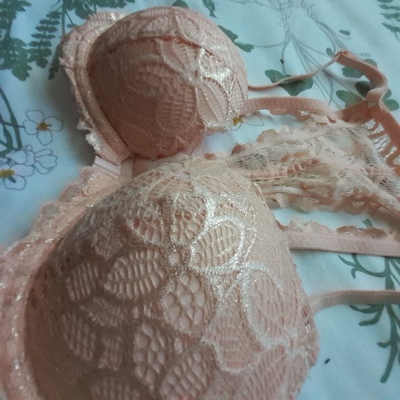 ❤ Peach Pink And Gold Foil VS PINK Date Bra 32C - Picture 6 of 9